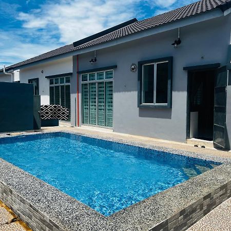 Villa Pool Kepala Batas Kampong Hilir  Dış mekan fotoğraf