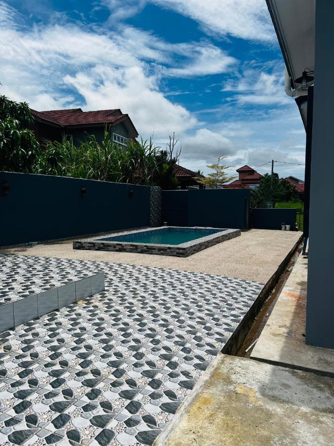 Villa Pool Kepala Batas Kampong Hilir  Dış mekan fotoğraf