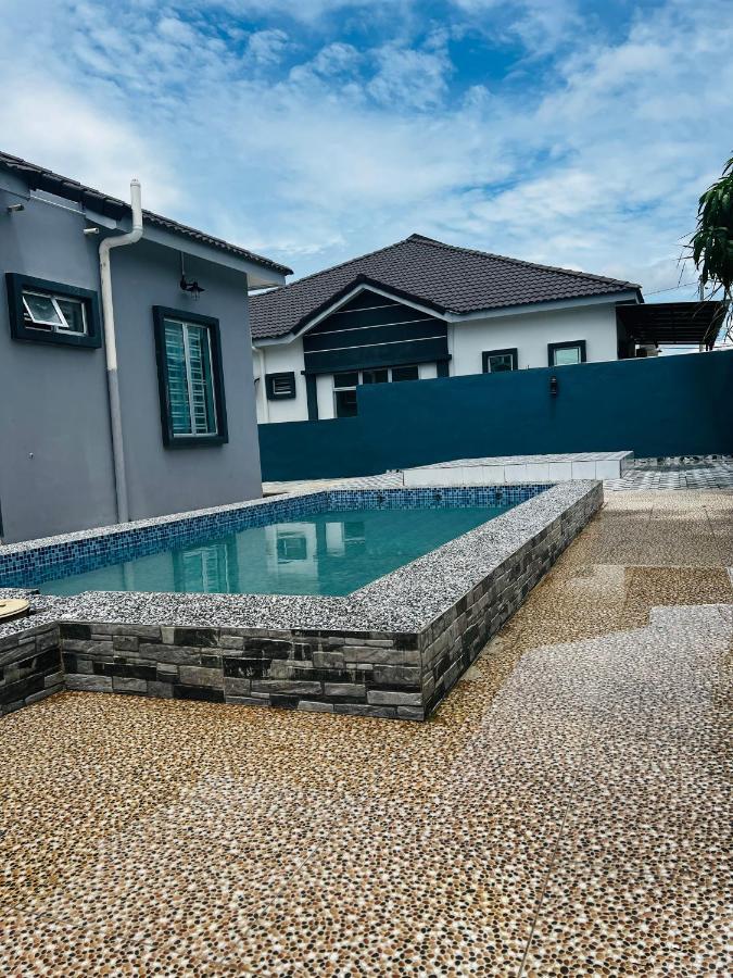 Villa Pool Kepala Batas Kampong Hilir  Dış mekan fotoğraf