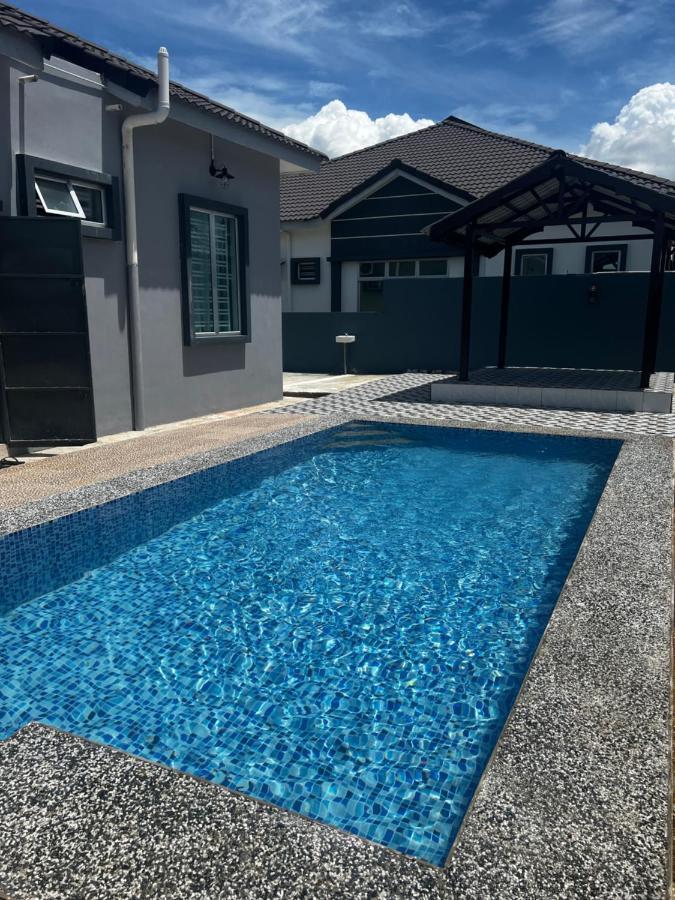 Villa Pool Kepala Batas Kampong Hilir  Dış mekan fotoğraf